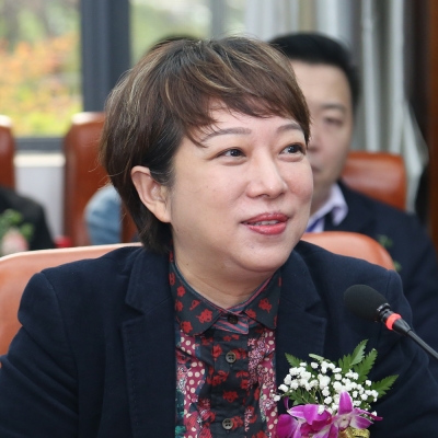 萬靜-武漢大學(xué)中南醫(yī)院心血管內(nèi)科副主任、主任醫(yī)師，博士生導(dǎo)師