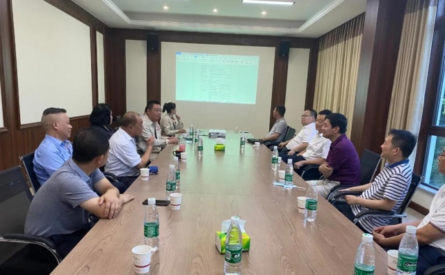 荊州市政協(xié)主席等領導親臨蝦青素基地，為民族品牌“艾詩特”產(chǎn)業(yè)升級出謀劃策